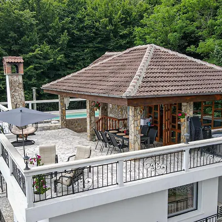 Луксозна вила High Point *