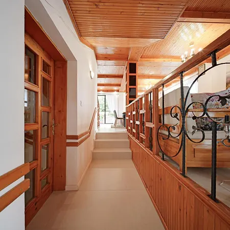 High Point Луксозна вила