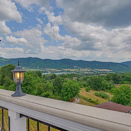 High Point Луксозна вила *